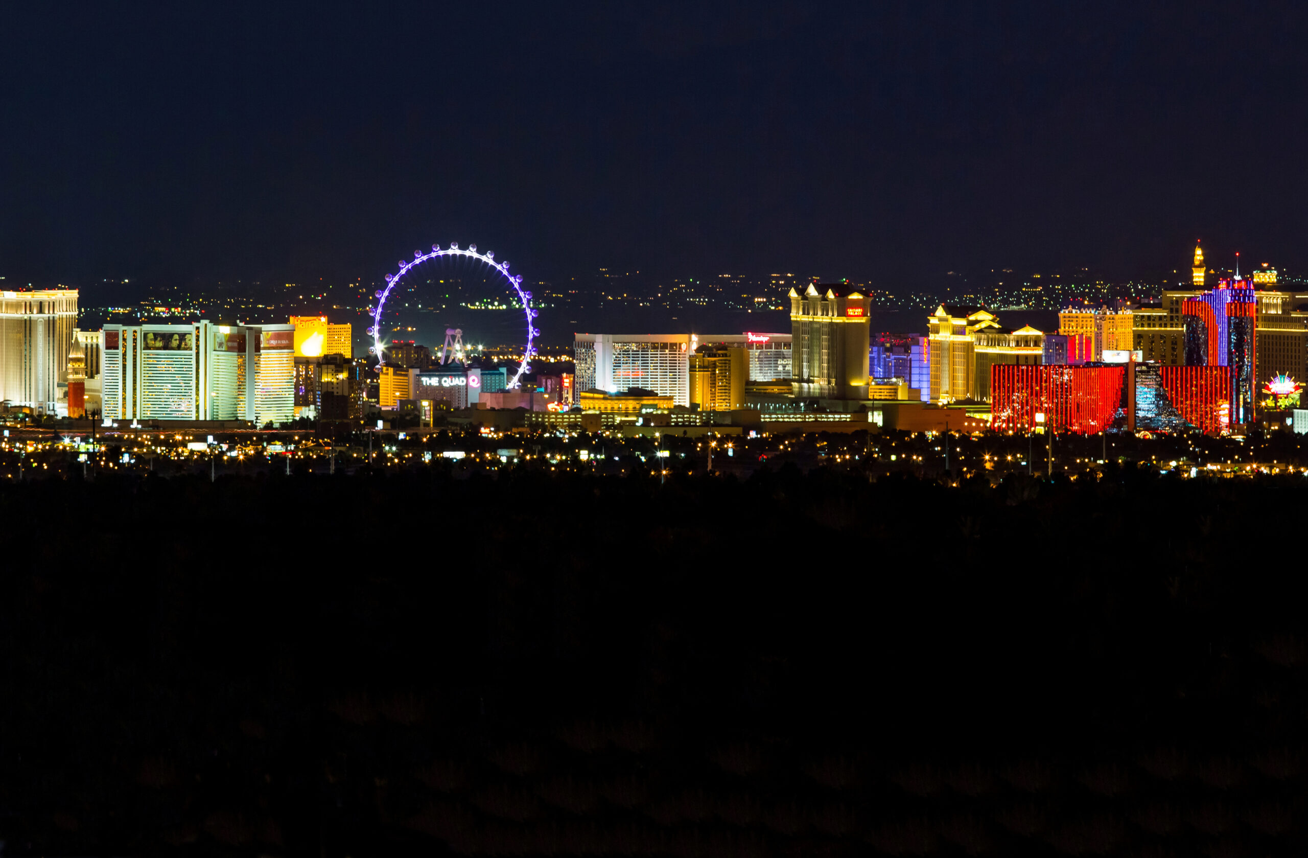 The High Roller dazzles the skyline illuminated by 2,000 LED lights.