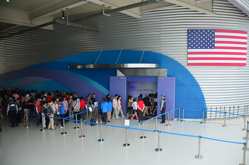 USA Pavilion Expo 2012 Queue